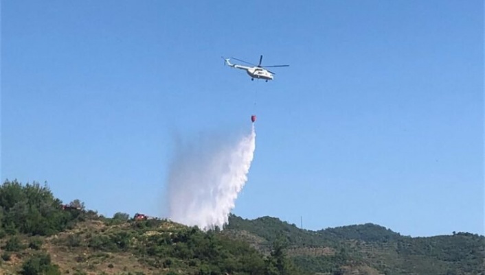 Alanya’da orman yangınına havadan müdahale