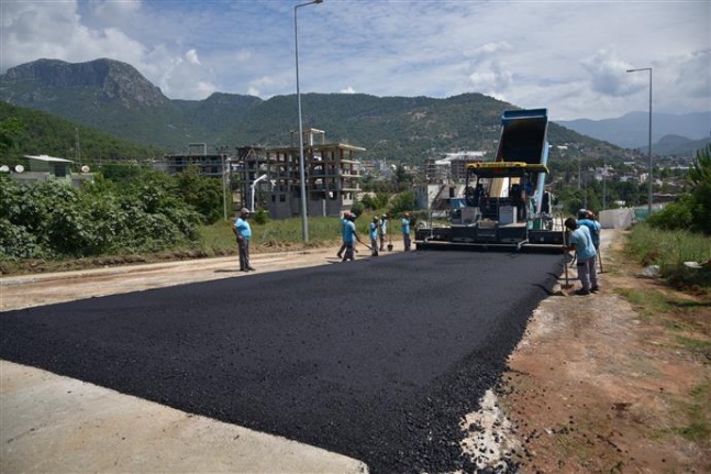 Asfalt çalışmaları Çıplaklı Mahallesi'nde devam ediyor