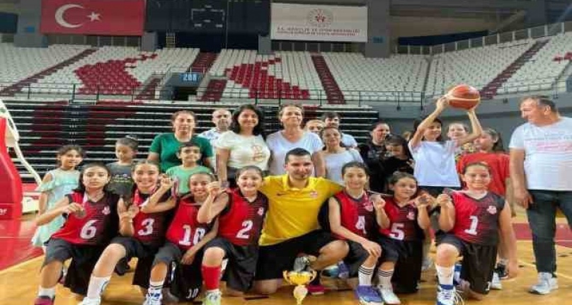 Küçük basketbolcular lig ikincisi