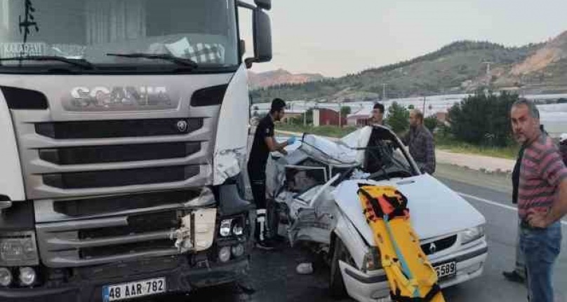 Trafik kazası: 1 ölü, 2 yaralı