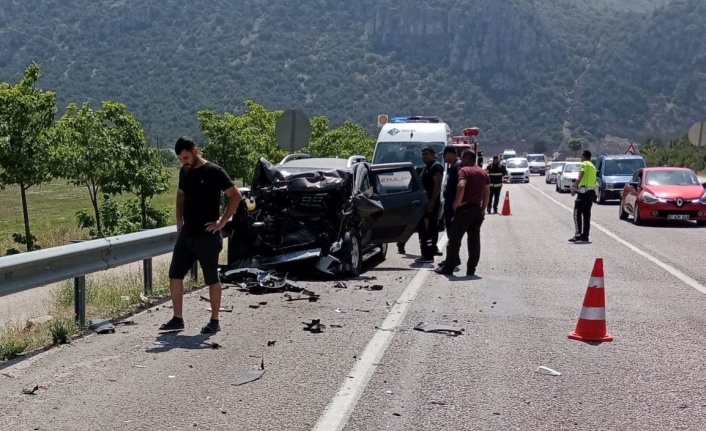 Trafik kazası; 1 ölü var