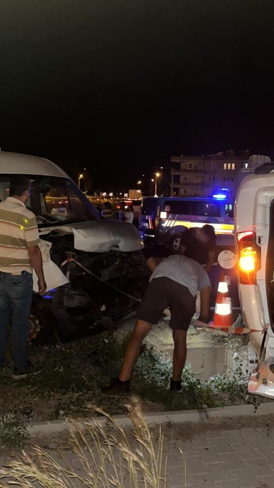 Alanya’da alkollü sürücünün karıştığı kazada 2 kişi yaralandı