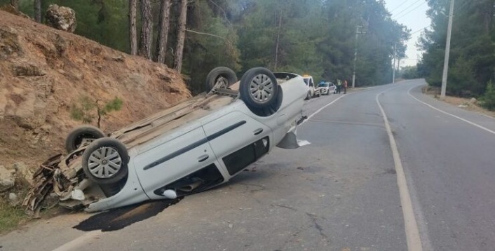 Alanya’da otomobil takla attı: 2 yaralı