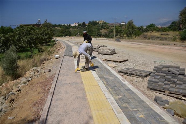 Kestel yeni üniversite yolunda kaldırım çalışması başlatıldı