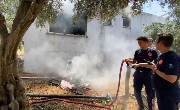 Yangında evi küle döndü, “Mal her zaman alınır can alınmaz” dedi