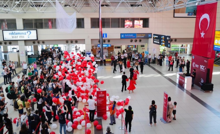 Antalya Havalimanı'nda 100. yıl kutlamaları