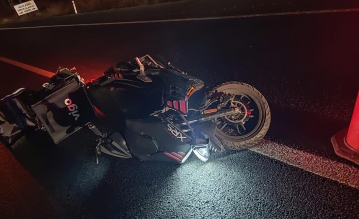 Bariyerlere çarpan motosiklet sürücüsü hayatını kaybetti