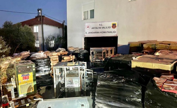 Piyasaya sürülmeye çalışılan 12 ton kaçak kahve ele geçirildi