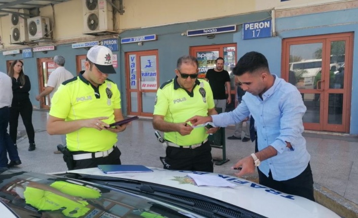 Şehirlerarası otobüslerde sivil trafik denetimi yapılıyor