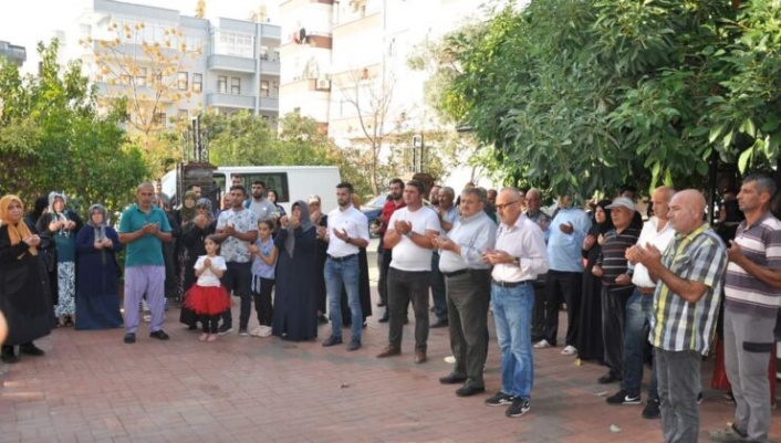 Alanya’da umreciler dualarla uğurlandı