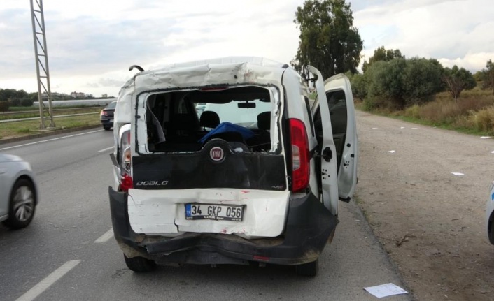 Kırmızı ışıkta bekleyen araca tır arkadan çarptı: 1 yaralı