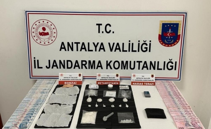 Jandarma uyuşturucu tacirlerine göz açtırmıyor