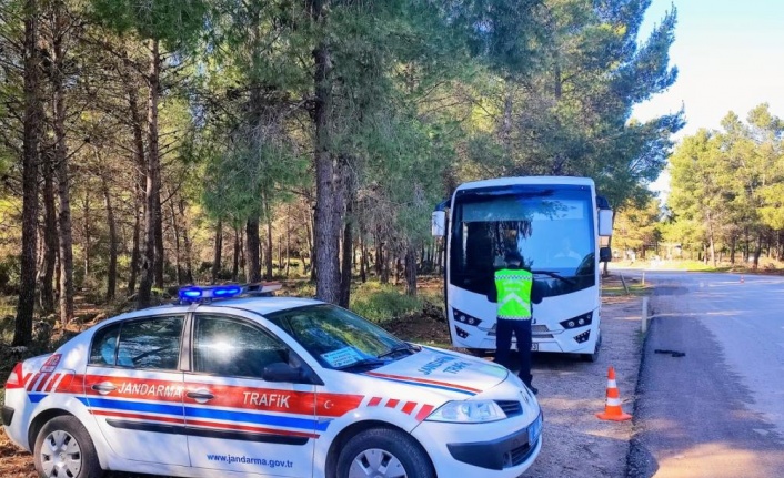 Jandarmadan trafikte kural ihlali yapanlara 17 bin 845 TL idari yaptırım para cezası