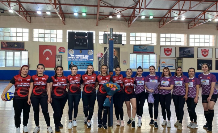 Sağlıkçılar voleybol turnuvasında buluştu