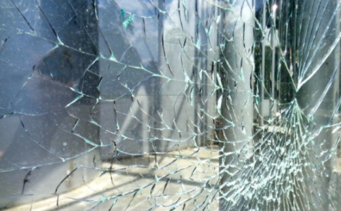 Alanya’da işyerinin camını kıran şahsa 6 yıl hapis