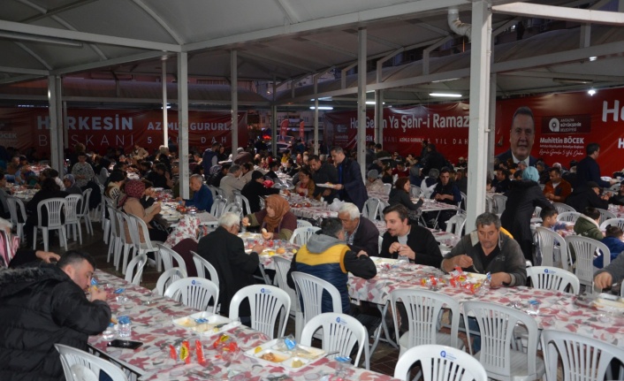 Büyükşehir vatandaşın iftar sofrasına destek oluyor