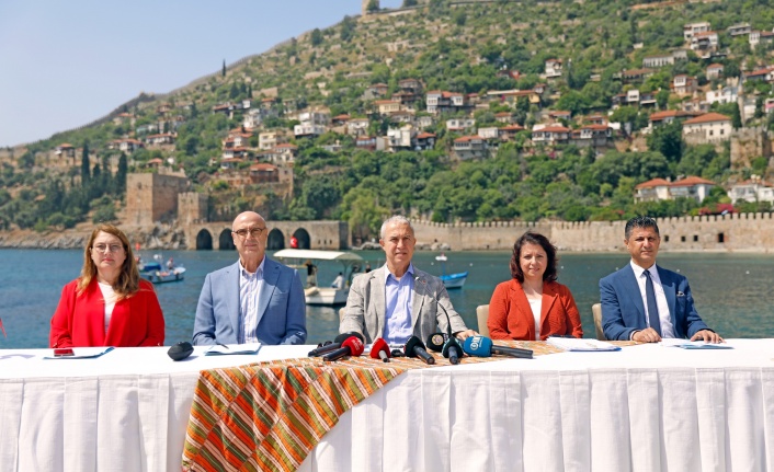 Özçelik: Alanya'ya nefes veren değerleri sunacağız'