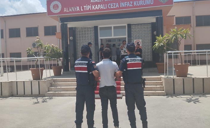 25 yıllık hapis cezasıyla aranıyordu! Alanya’da yakalandı