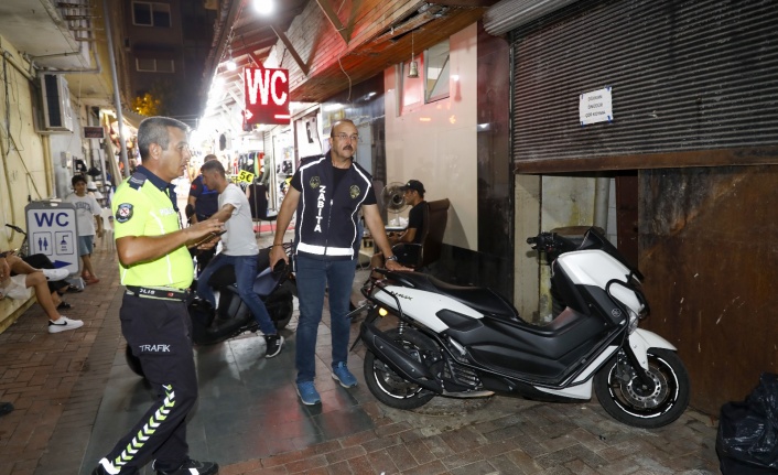 Alanya'da trafiğe kapalı alanlardaki motosikletler toplandı