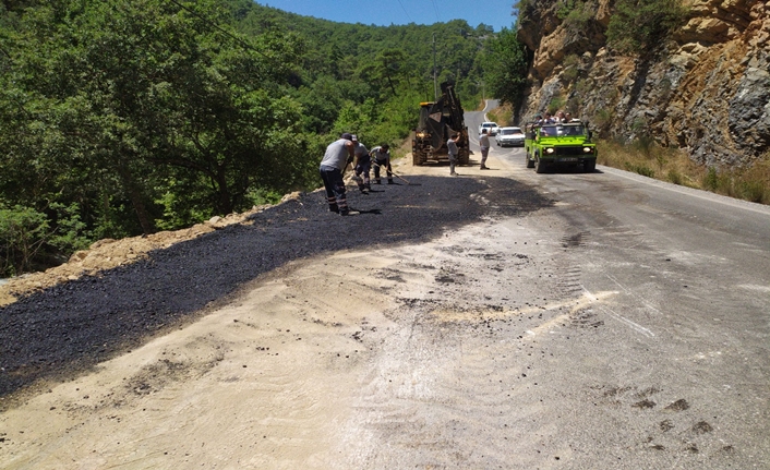 Alanya kırsal yollarında mesai devam ediyor