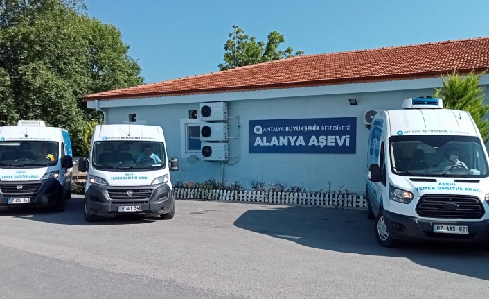 Alanya Aşevi ihtiyaç sahiplerinin yanında