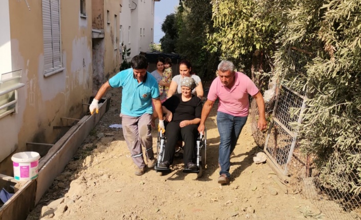 Alanya Belediyesi'nden engelli vatandaşa özel yol