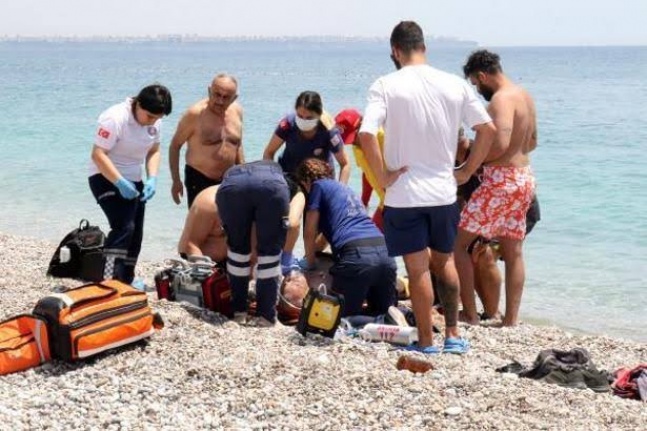 Alanya'da baba oğul boğularak hayatını kaybetti