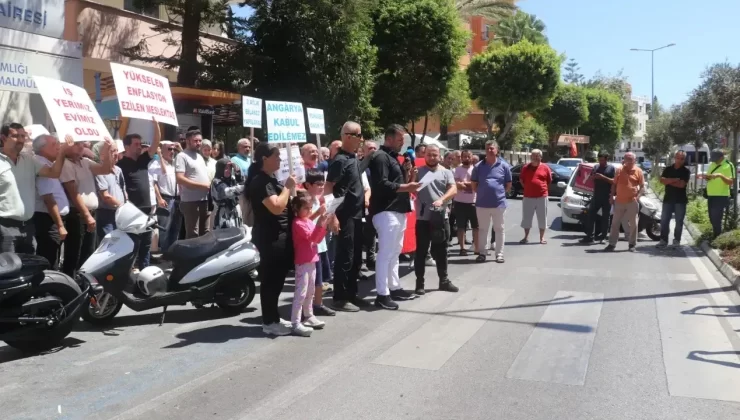 Alanya'da muhasebeciler yol kapama eylemi yaptı