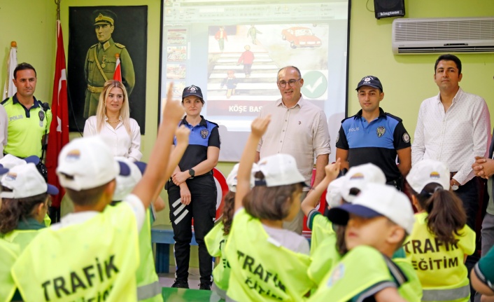 Alanya Belediyesi Trafik Eğitim Parkı minik öğrencileri ağırladı