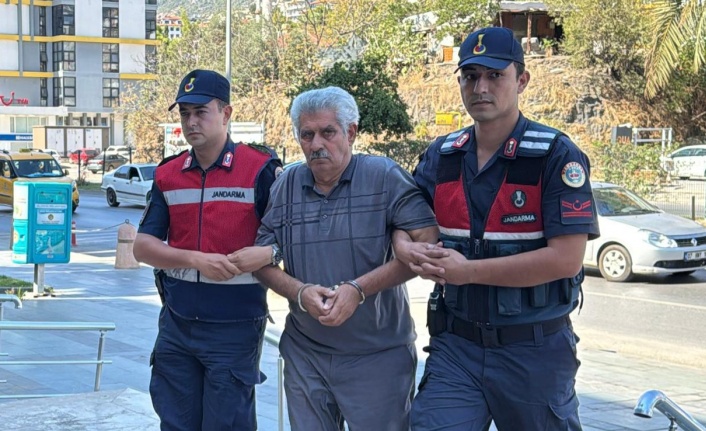 Alanya'da oğlunu öldüren, eşini yaralayan baba tutuklandı