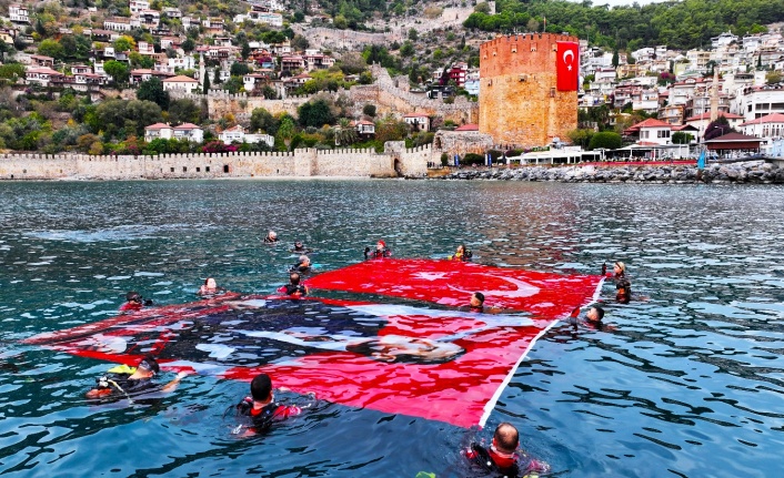 Alanya'da deniz dibi tarandı