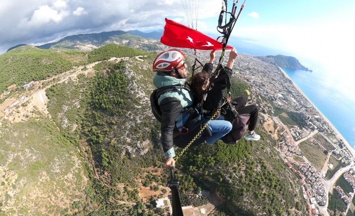 Alanya'da çocuklar gökyüzü ile buluştu