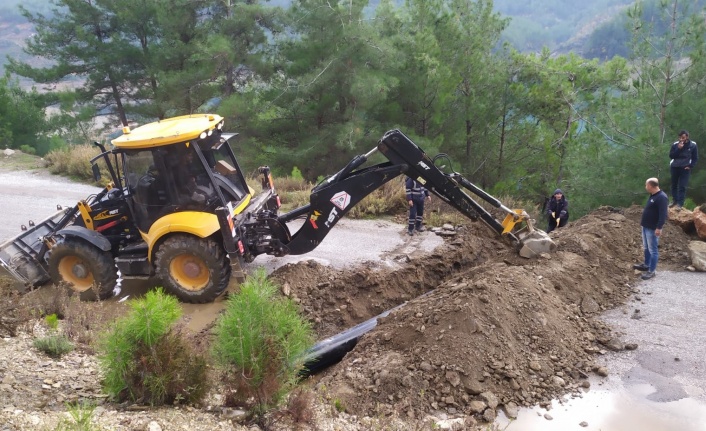 Alanya'da yol bakımları sürüyor