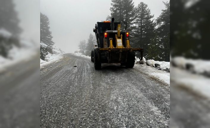 Alanya’da kuzeyde kar, güneyde heyecanla mücadele