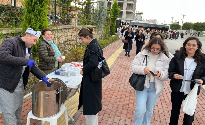 ALKÜ'lü öğrencilere çorba ikramı