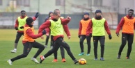 Yağmur altında Cimbom hazırlığı