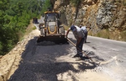 Alanya'nın kırsal yollarına asfalt bakımı