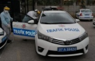 Alanya'da polis araçları dezenfekte edildi