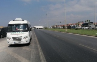 Manavgat'ta minibüs yayaya çarptı: 1 yaralı