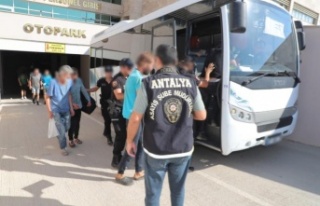Antalya'da aranan 63 zanlı yakalandı