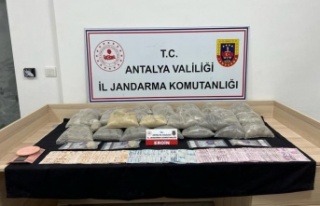 Evini uyuşturucu imalathanesine çevirdi, jandarma...