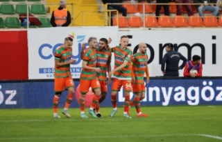 Alanyaspor nefes aldı