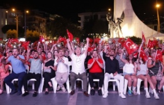 Alanya'da meydanda yarı final coşkusu