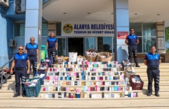 Alanya'da binlerce şişe sahte parfüm imha edildi