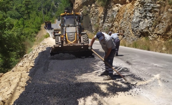 Alanya'nın kırsal yollarına asfalt bakımı